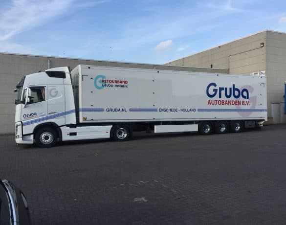 Vrachtwagen belettering