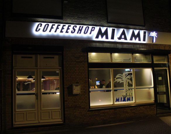 Lichtreclame-Coffeeshop-Miami-585x460